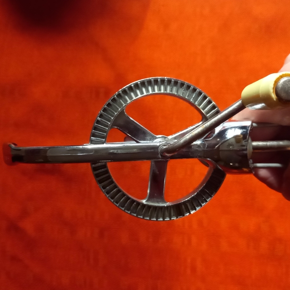 Vintage egg beater - Picture 4 of 6